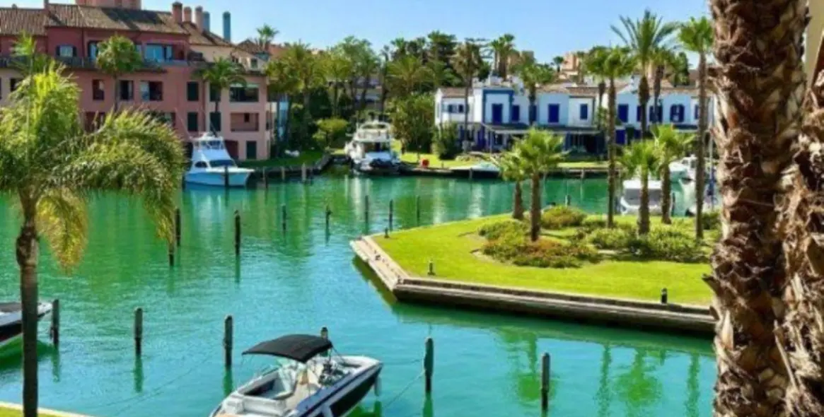 Venta de parcela residencial en Sotogrande 13