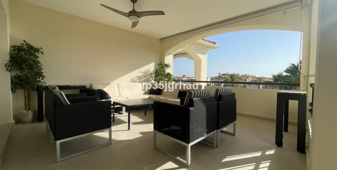 Sale of penthouse in Selwo 2