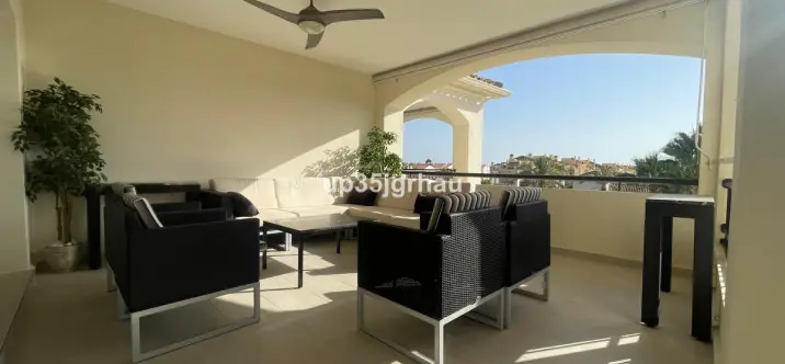 Sale of penthouse in Selwo 1