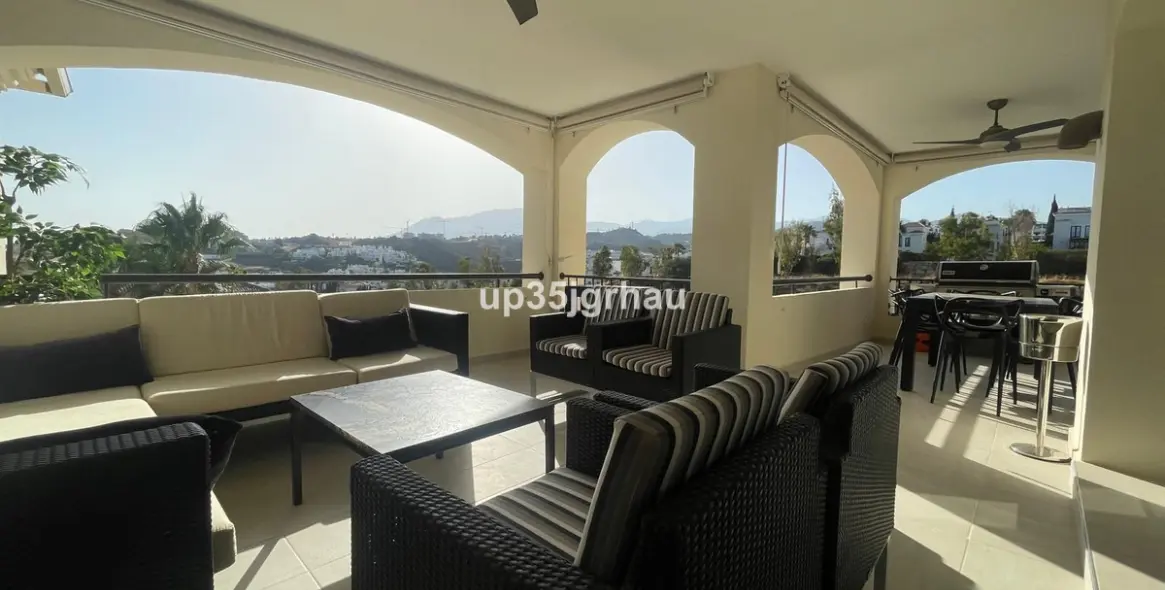 Sale of penthouse in Selwo 8