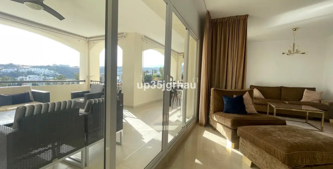 Sale of penthouse in Selwo 12