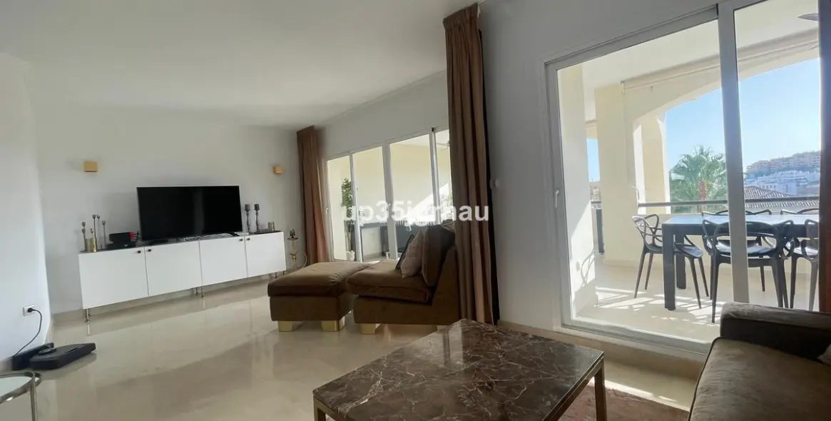 Sale of penthouse in Selwo 16