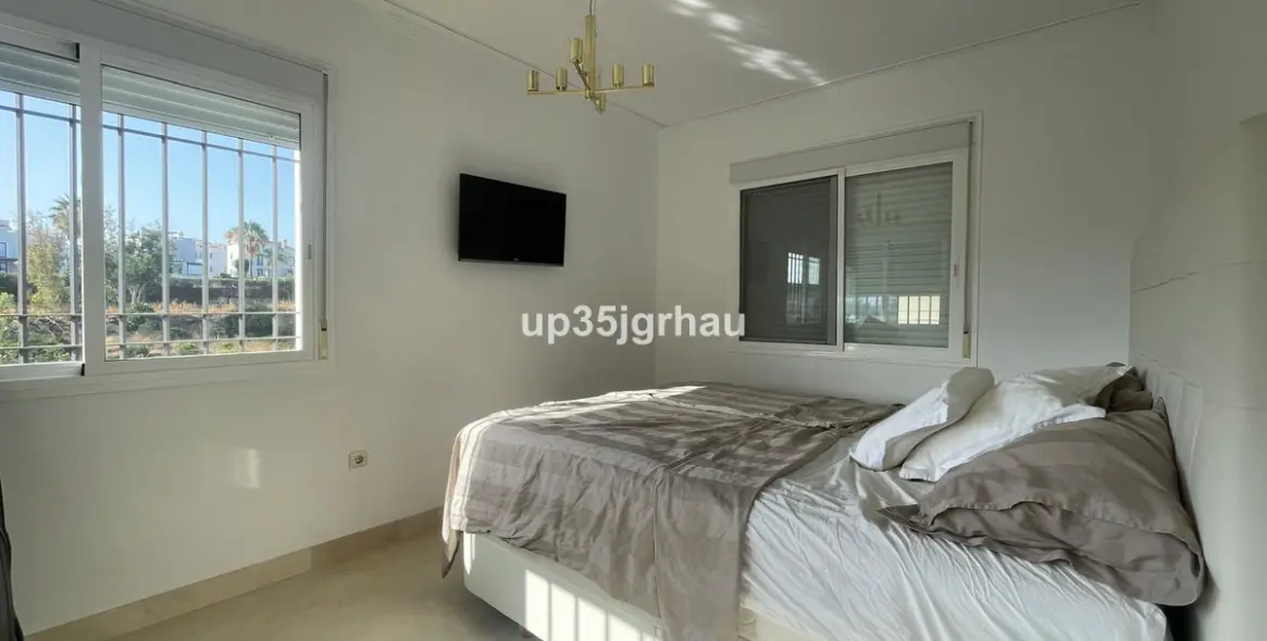 Sale of penthouse in Selwo 20