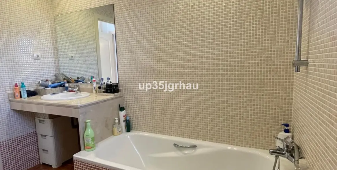 Sale of penthouse in Selwo 23