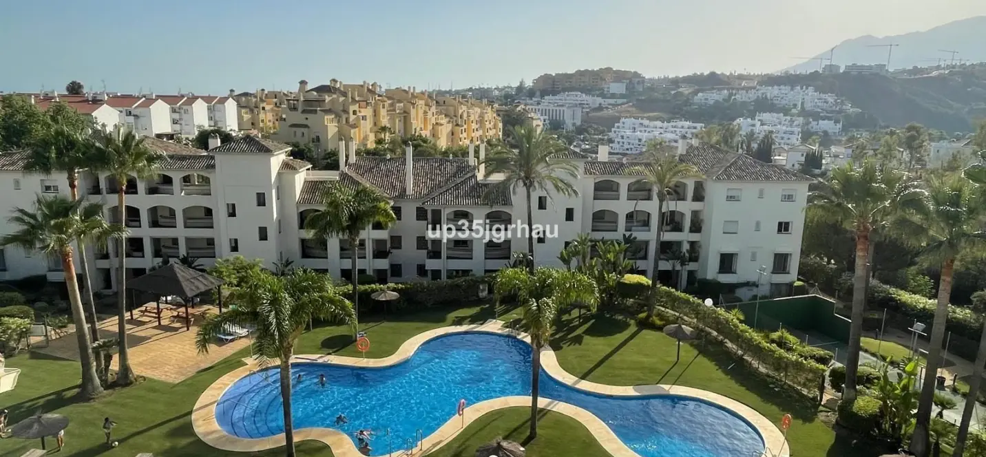 Sale of penthouse in Selwo 0