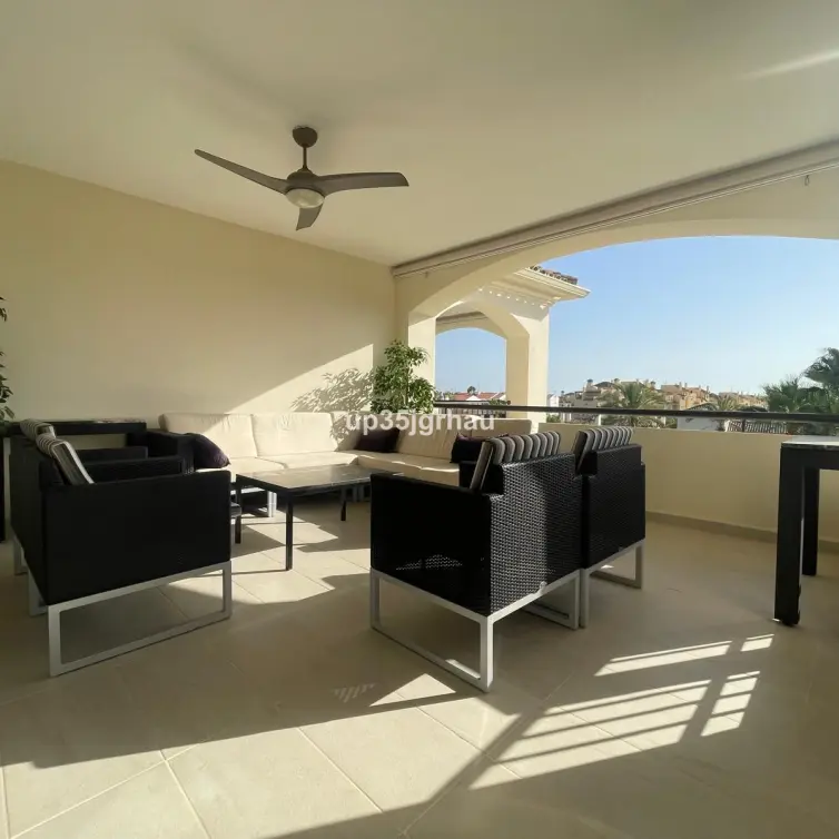 Sale of penthouse in Selwo