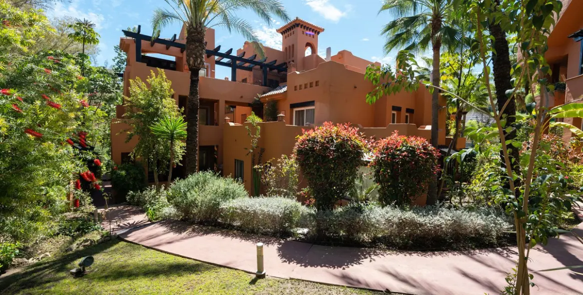 Sale of penthouse duplex in Nueva Andalucía 1