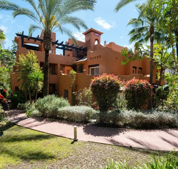 Sale of penthouse duplex in Nueva Andalucía