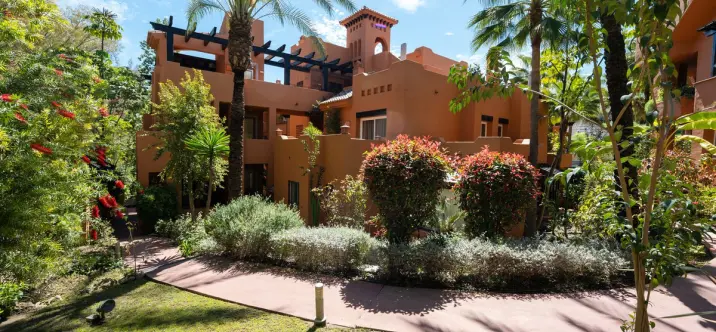 Sale of penthouse duplex in Nueva Andalucía 0