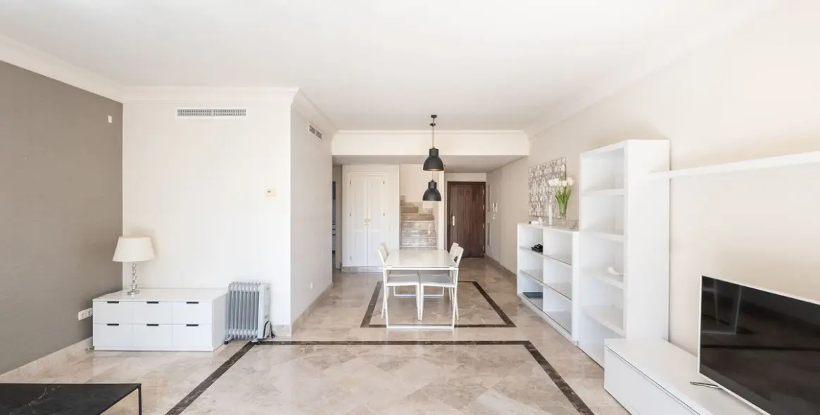 Sale of penthouse duplex in Nueva Andalucía 2