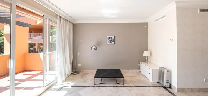 Sale of penthouse duplex in Nueva Andalucía 2