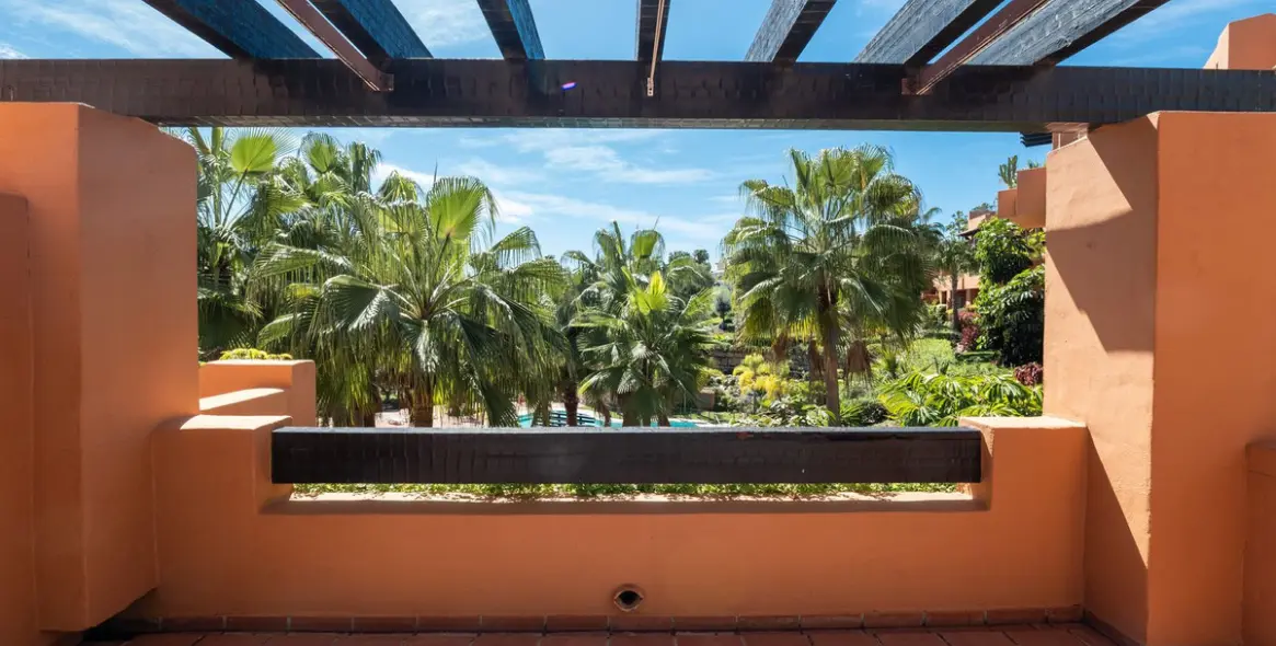 Sale of penthouse duplex in Nueva Andalucía 5