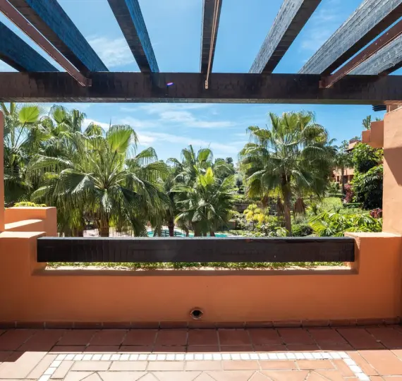 Sale of penthouse duplex in Nueva Andalucía