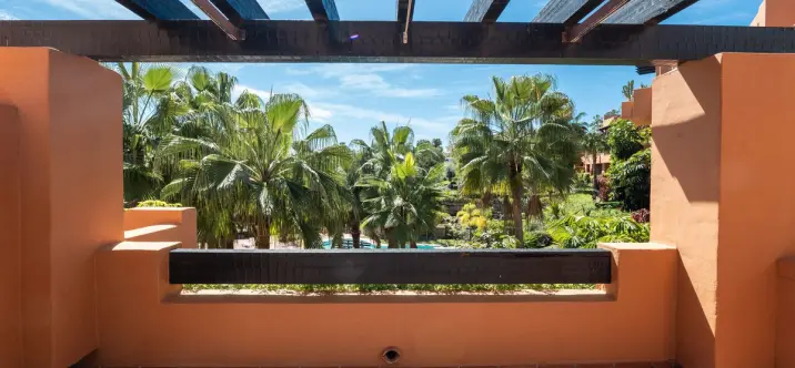 Sale of penthouse duplex in Nueva Andalucía 4