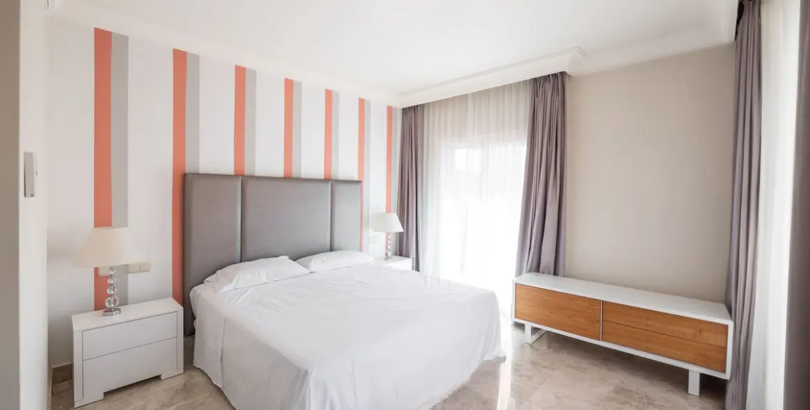 Sale of penthouse duplex in Nueva Andalucía 13