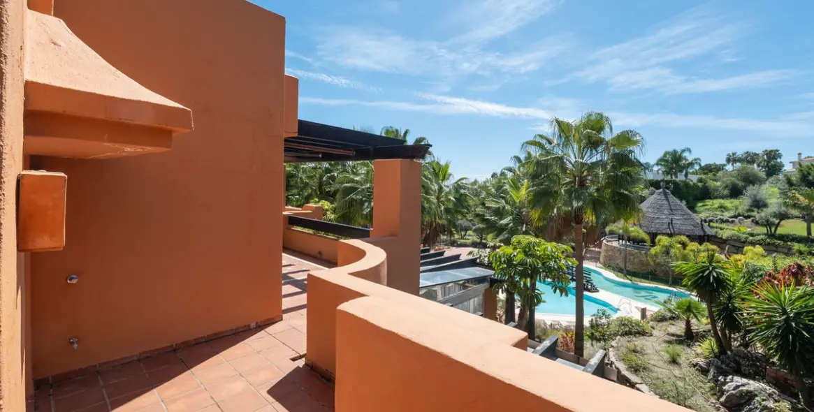 Sale of penthouse duplex in Nueva Andalucía 22