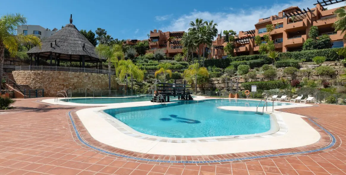 Sale of penthouse duplex in Nueva Andalucía 26