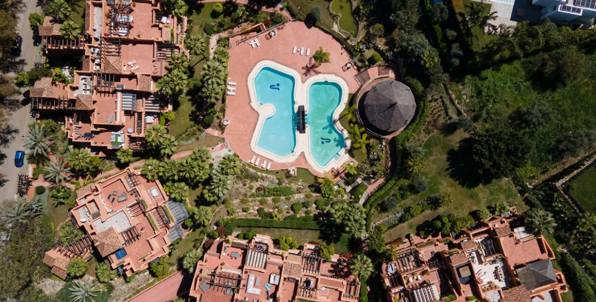 Sale of penthouse duplex in Nueva Andalucía 29