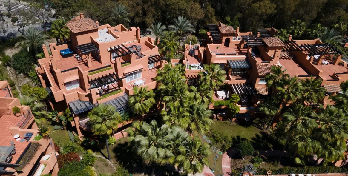 Sale of penthouse duplex in Nueva Andalucía 34