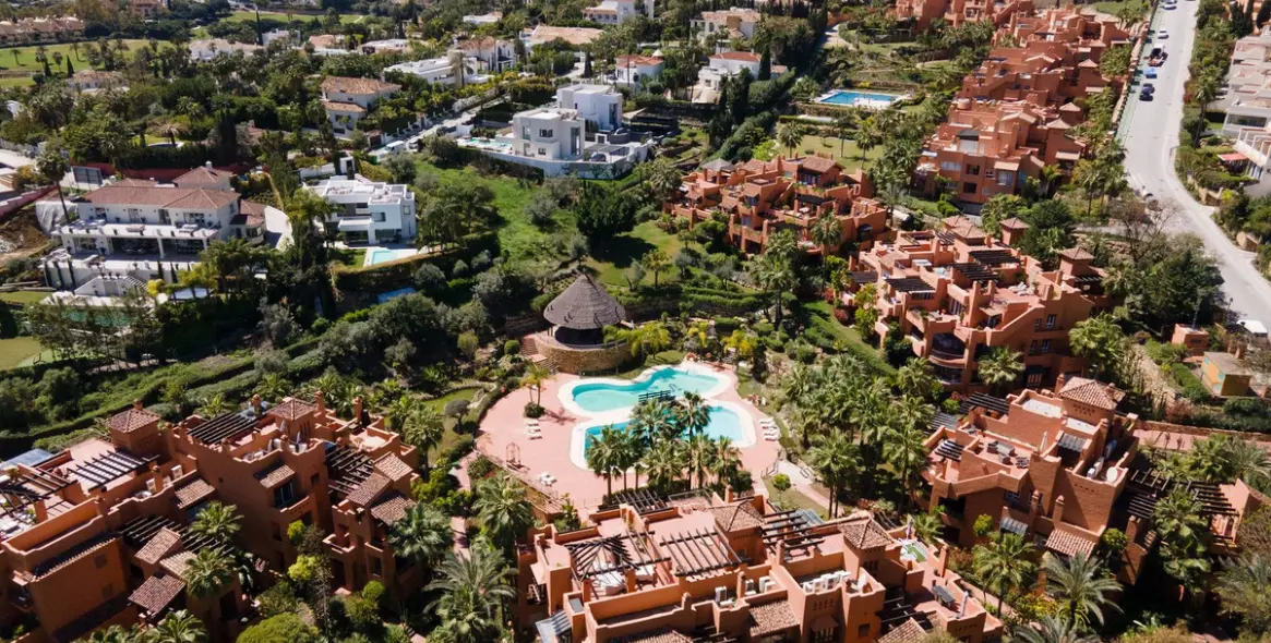 Sale of penthouse duplex in Nueva Andalucía 35