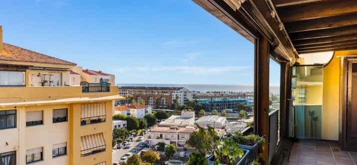 Sale of penthouse in San Pedro de Alcántara 2