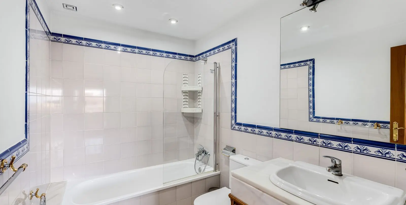 Venta de ático en San Pedro de Alcántara 21