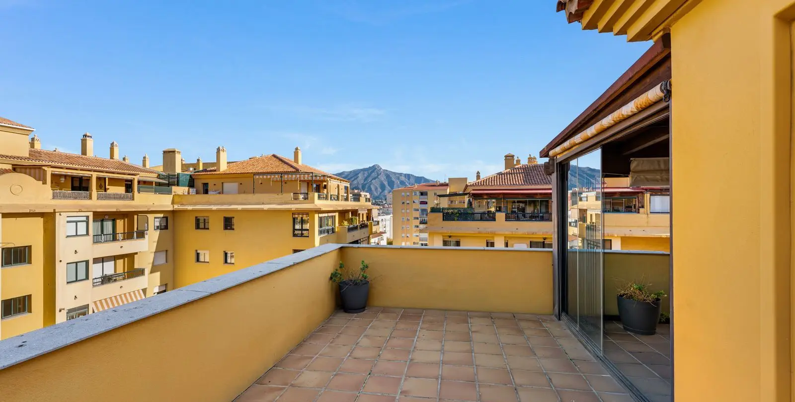 Venta de ático en San Pedro de Alcántara 22