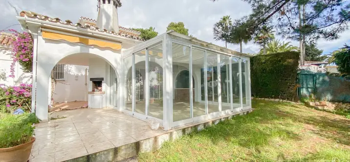 Продажа  отдельно стоящей виллы в Calahonda 0