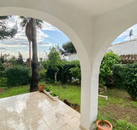 Продажа  отдельно стоящей виллы в Calahonda