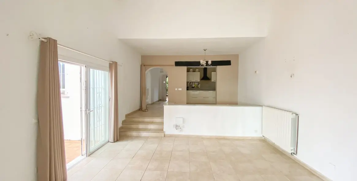 Продажа  отдельно стоящей виллы в Calahonda 10