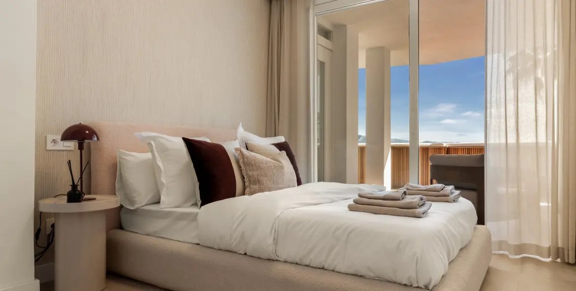 Venta de apartamento en planta media en Nueva Andalucía 11