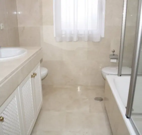 Sale of townhouse in Estepona