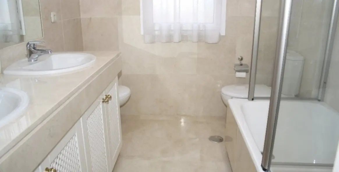 Sale of townhouse in Estepona 6