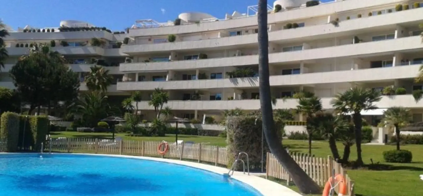 Venta de casa pareada en Estepona 0