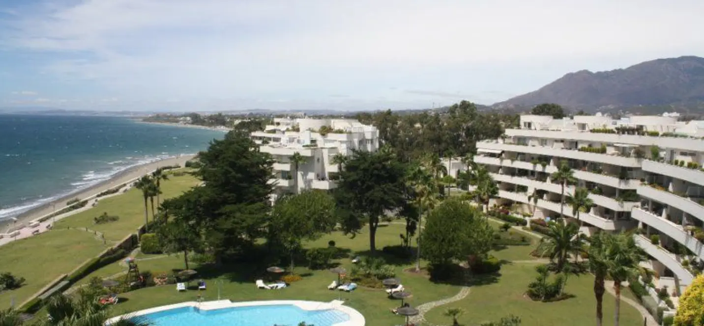 Venta de casa pareada en Estepona 1