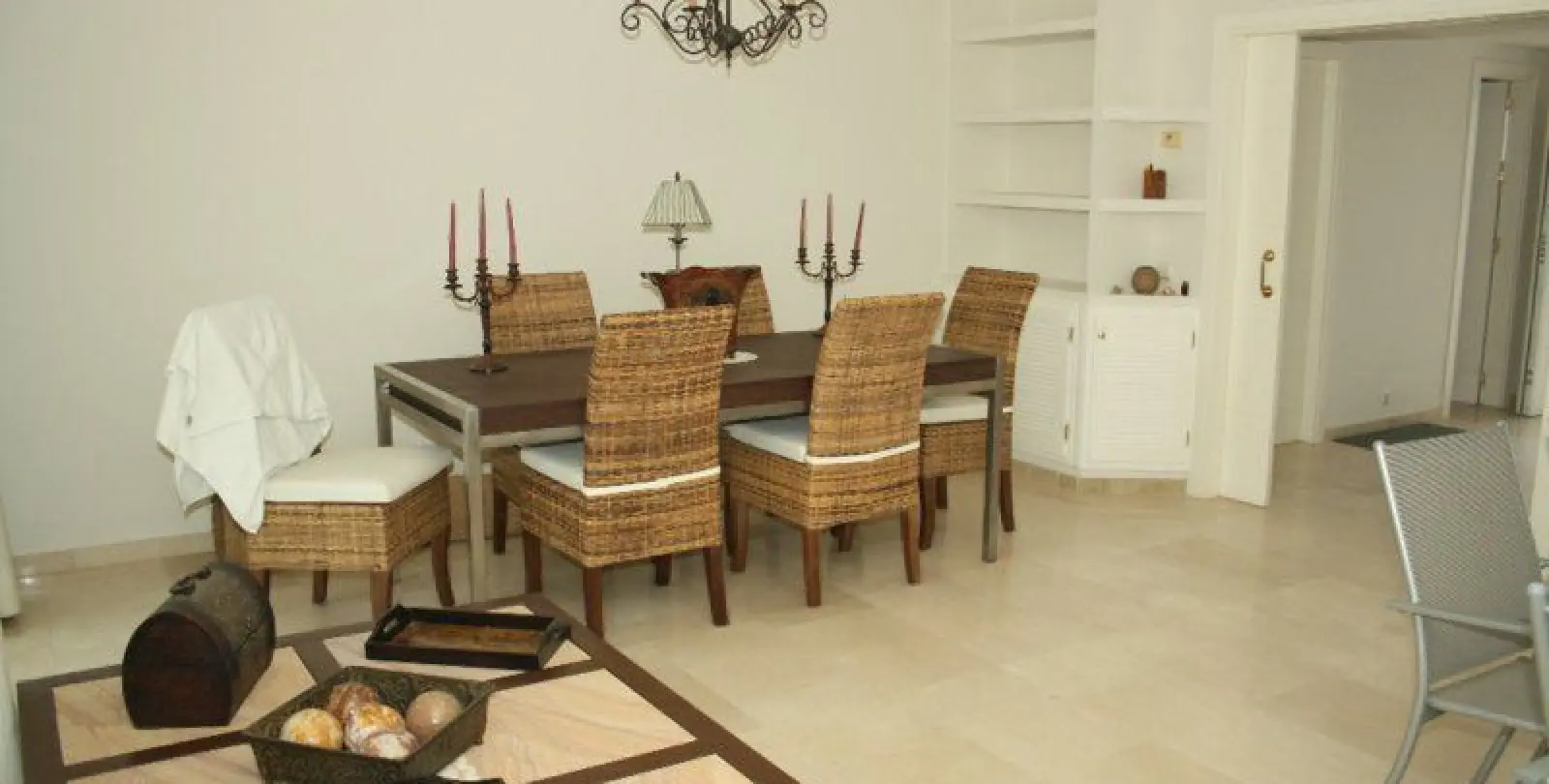 Продажа дома на две семьи в Estepona 11