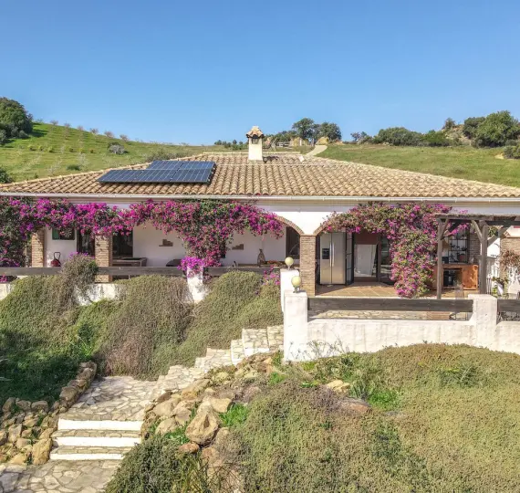 Sale of detached villa in Alozaina