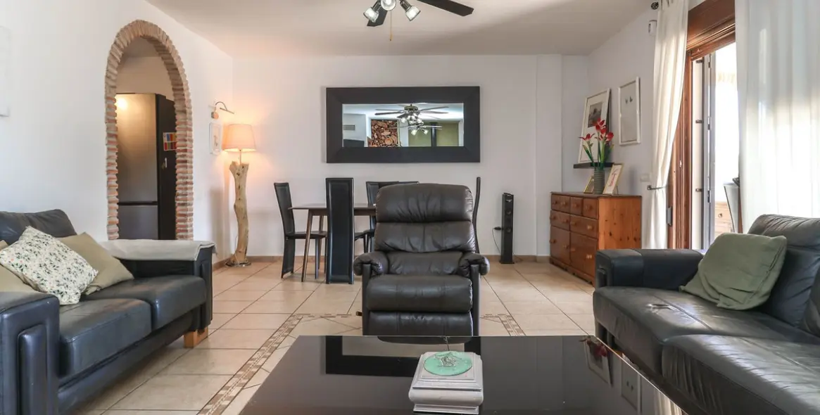 Sale of detached villa in Alozaina 16