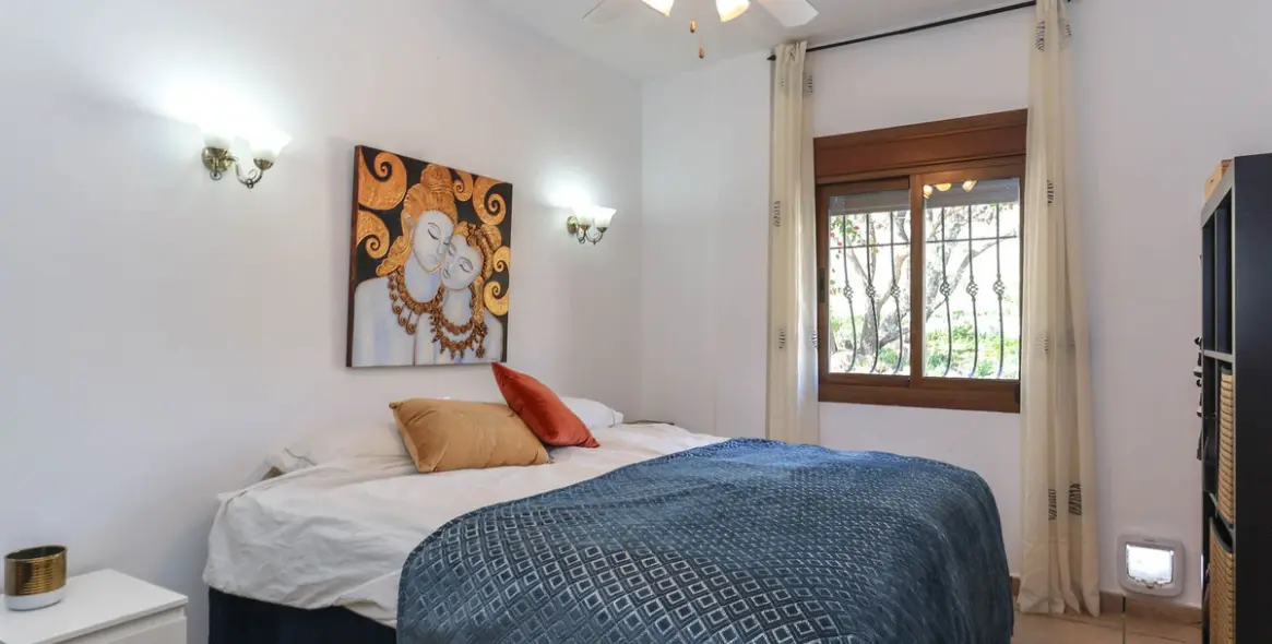 Продажа  отдельно стоящей виллы в Alozaina 28