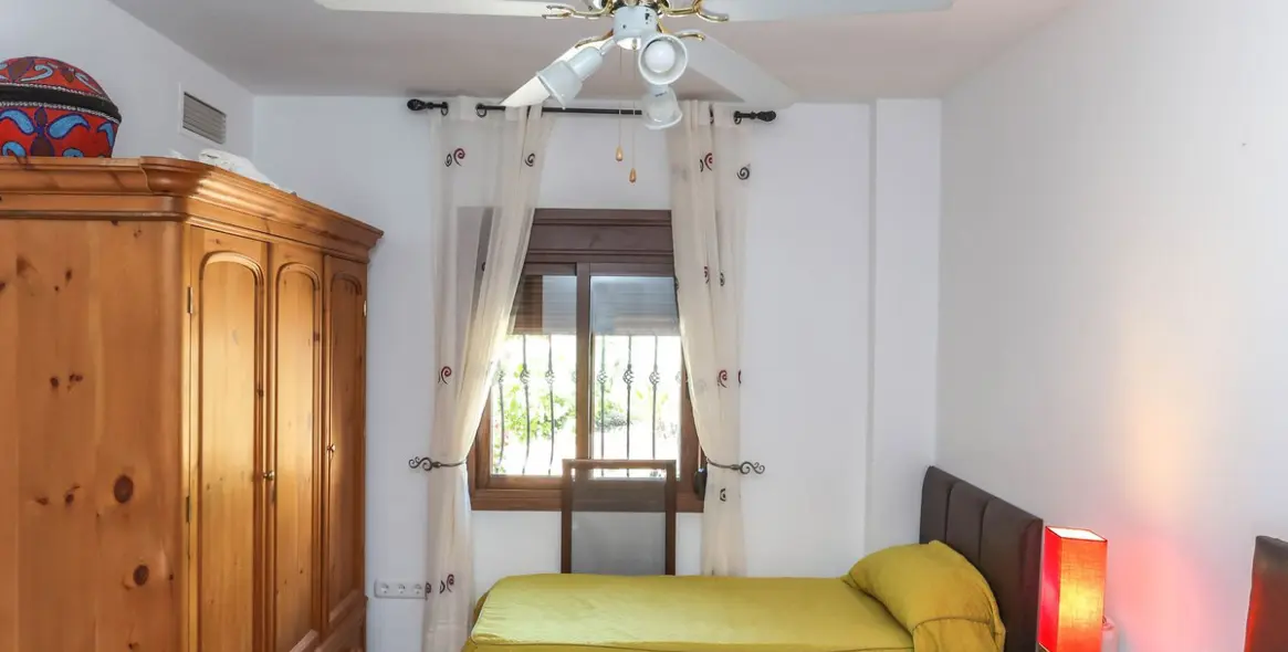 Продажа  отдельно стоящей виллы в Alozaina 35