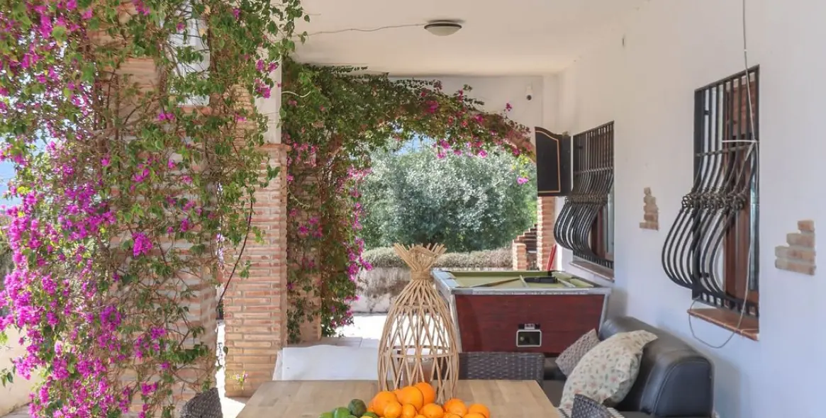 Продажа  отдельно стоящей виллы в Alozaina 45