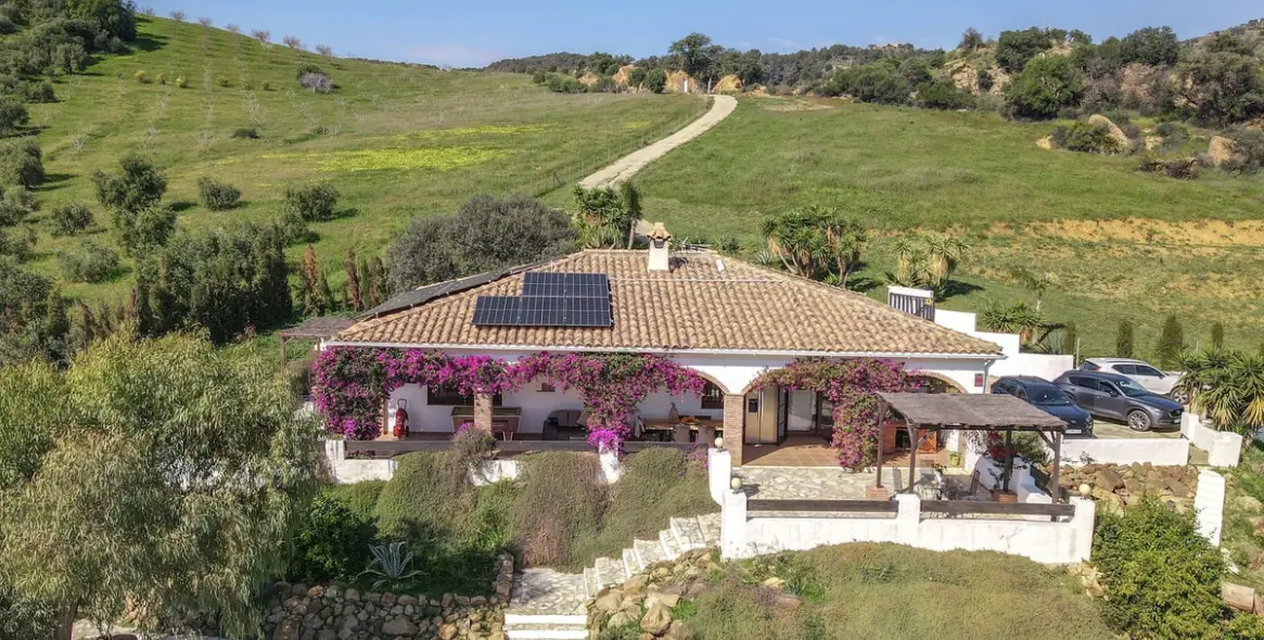 Продажа  отдельно стоящей виллы в Alozaina 64