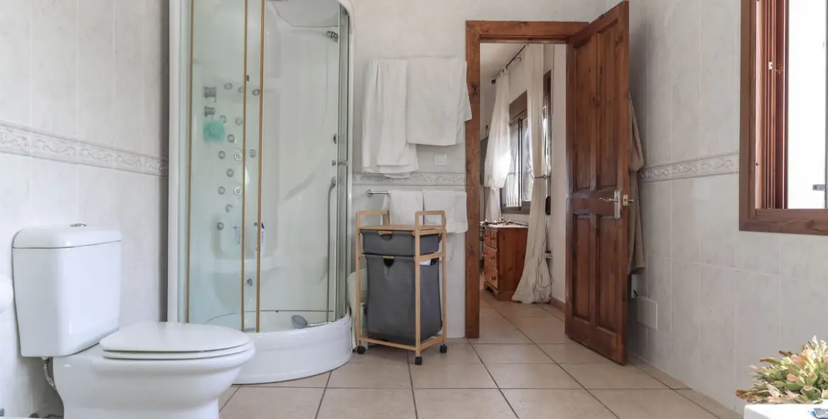Sale of detached villa in Alozaina 27
