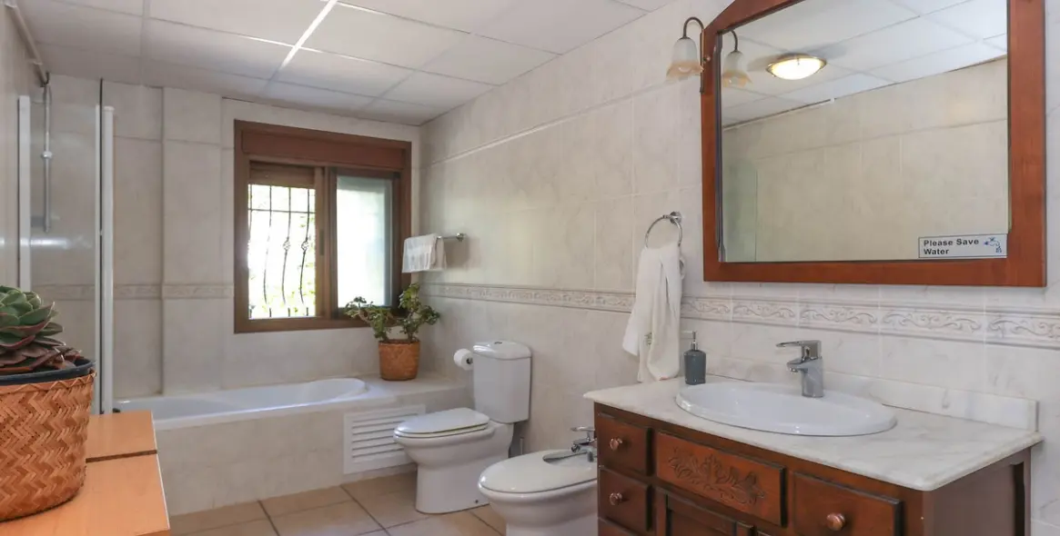 Sale of detached villa in Alozaina 31
