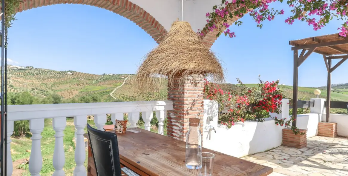 Sale of detached villa in Alozaina 57