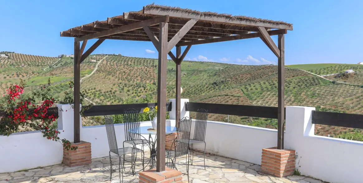 Sale of detached villa in Alozaina 112