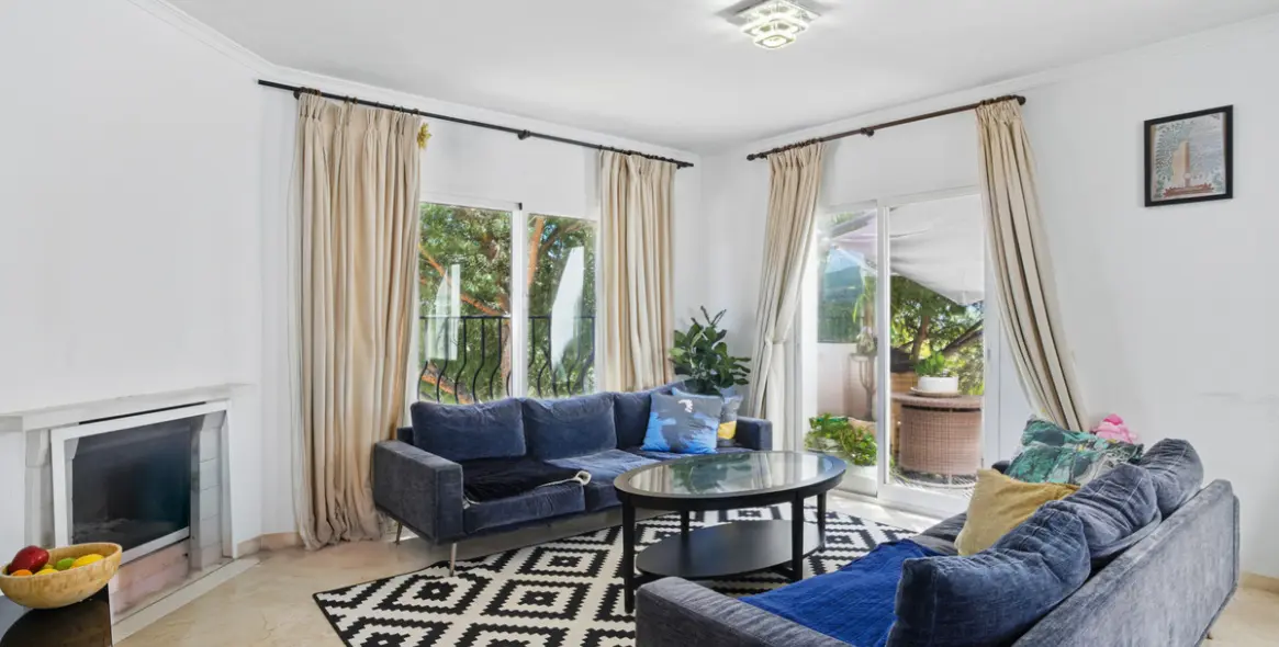 Sale of penthouse duplex in Nueva Andalucía 2