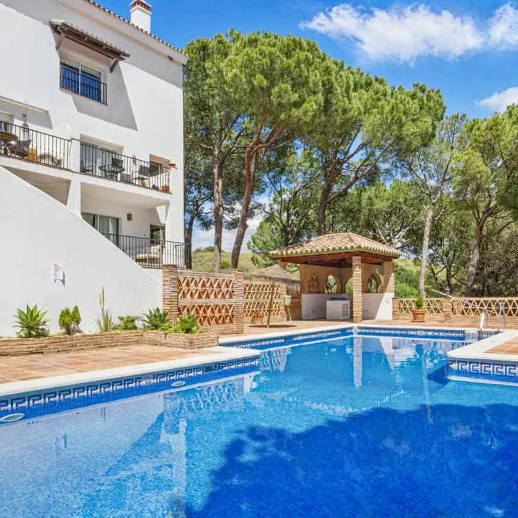 Sale of penthouse duplex in Nueva Andalucía