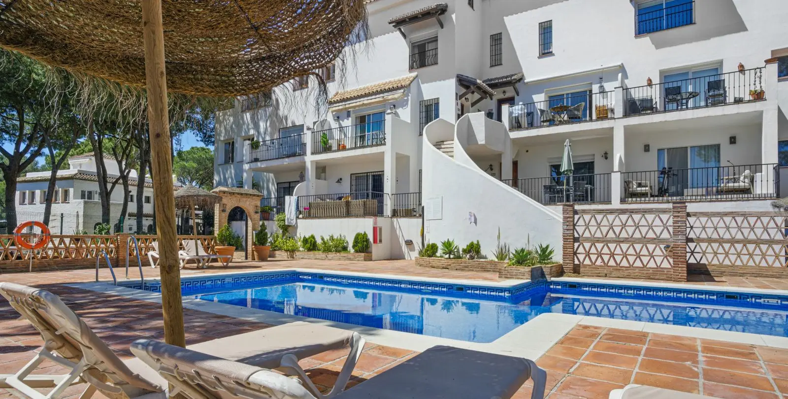 Venta de ático dúplex en Nueva Andalucía 13