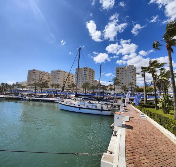 Middle floor apartment R5022004